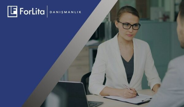 Assessment center uygulamasında yönetici adayını değerlendiren uzman